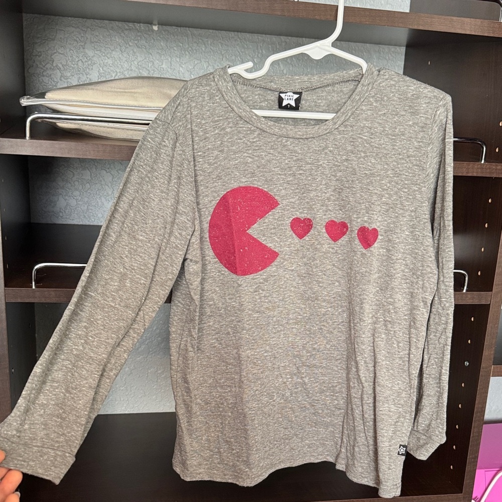 NEVER BEEN WORN pixie lane soft Gray Kids Shirt with reddish  Pink Graphic